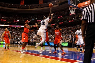 Villanova forward JayVaughn Pinkston (22). drives for a lay up in the first half. 